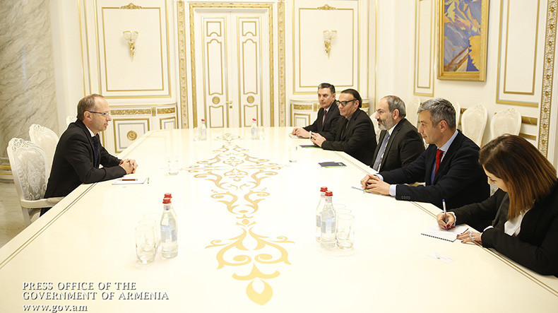 Премьер Армении и посол Швейцарии обсудили вопросы развития сотрудничества