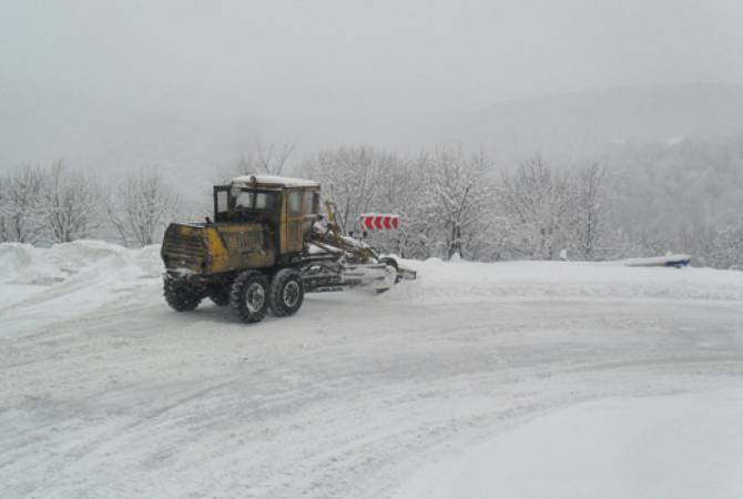 Հանրապետության որոշ ավտոճանապարհներին ձյուն է տեղում