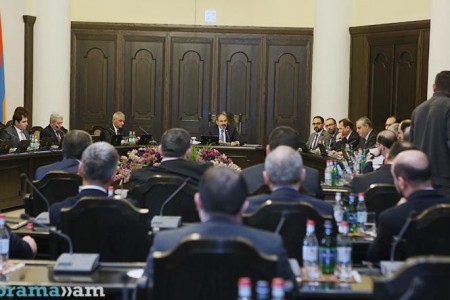 Исполнительная власть обсудила программу правительства Армении