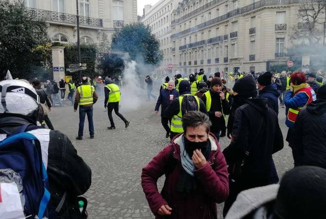 Փարիզում ոստիկանությունը ցուցարարների նկատմամբ արցունքաբեր գազ է կիրառել