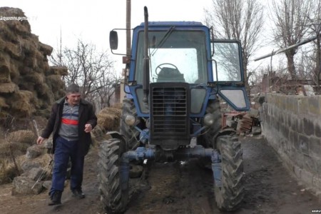 Турецкие власти вернули армянскому фермеру похищенный у него трактор