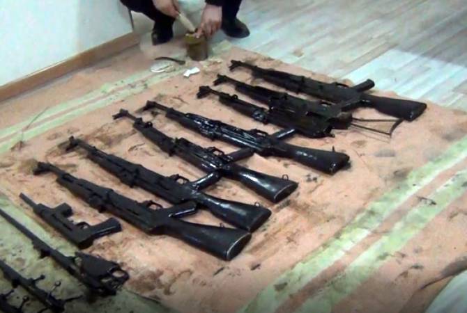 Մեծ քանակությամբ ապօրինի պահվող զենք-զինամթերք է հանձնվել ոստիկանության Քանաքեռ-Զեյթունի բաժին