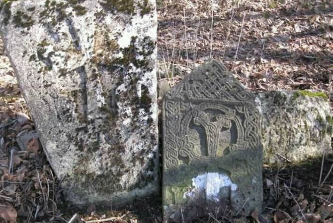 Դրմբոն համայնքում 11-13-րդ դարերին թվագրվող խաչքարեր են բացահայտվել