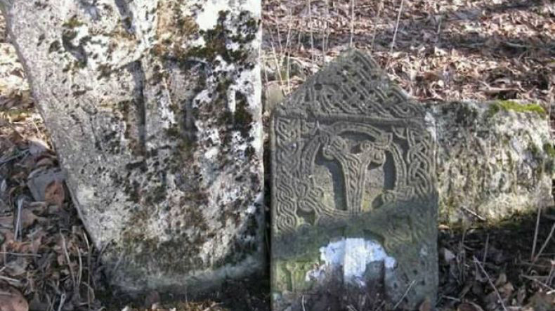 Դրմբոն համայնքում 11-13-րդ դարերին թվագրվող խաչքարեր են բացահայտվել