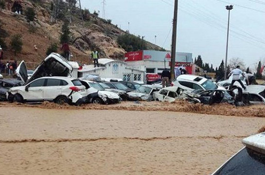 Число жертв наводнения на юге Ирана возросло до 19 человек