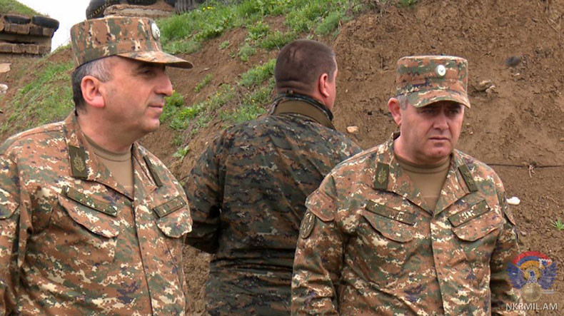 Начальник Генштаба ВС Армении и командующий АО Арцаха посетили передовую