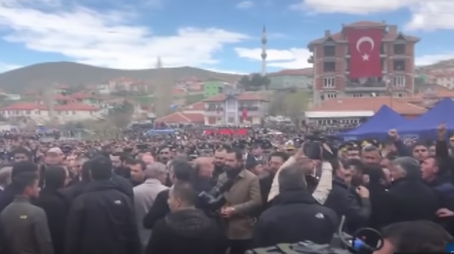 Թուրքիայում ամբոխը հարձակվել է ընդդիմության առաջնորդի վրա