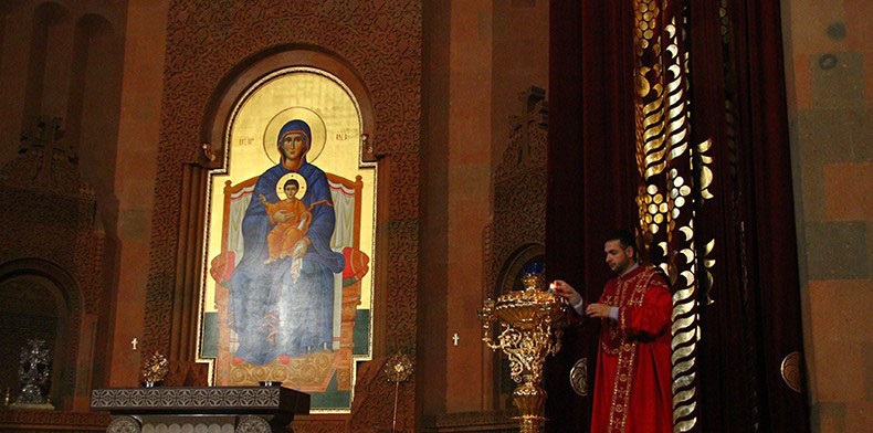 Ապրիլի 7-ին Եկեղեցին նշում է Ս. Մարիամ Աստվածածնի Ավետման տոնը