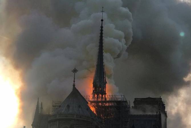Փարիզի Աստվածամոր տաճարում ուժգին հրդեհ է բռնկվել. ՈՒՂԻՂ