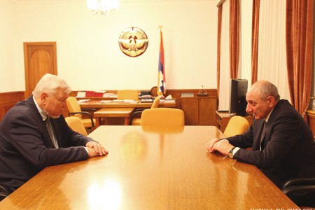 Бако Саакян и Анджей Каспршик обсудили ситуацию на границе ВС Арцаха и Азербайджана