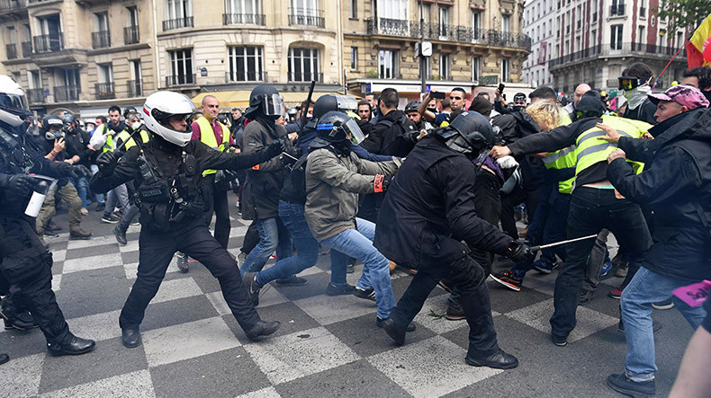 Փարիզում ձերբակալվել է 330 ցուցարար