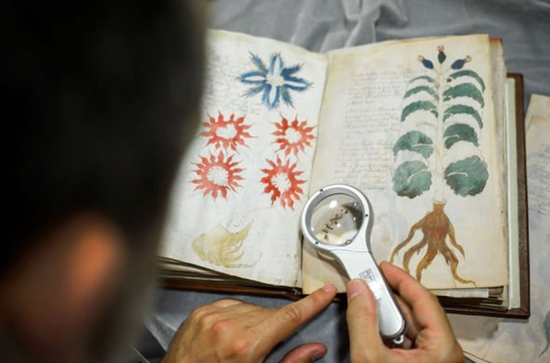 Բրիտանացի լեզվաբանը վերծանել է 600 տարի առաջ գրված առեղծվածային գրքի՝ Վոյնիչի ձեռագրի բովանդակությունը