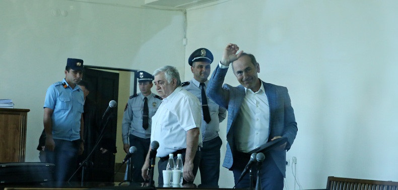 Суд принял решение освободить из-под ареста второго президента Армении Роберта Кочаряна