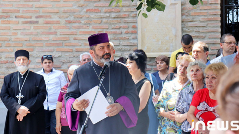 Епископ Вазген Мирзаханян обратился с прощальной речью к армянам Грузии