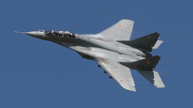 Азербайджан временно приостанавливает учебные полеты военной авиации