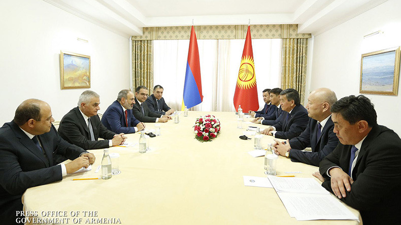 Նիկոլ Փաշինյանը հանդիպում է ունեցել Ղրղզստանի Հանրապետության նախագահ Սոորոնբայ Ժեենբեկովի հետ