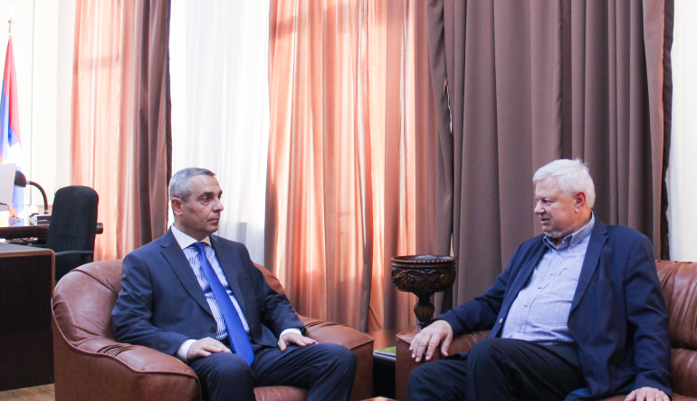 Արցախի ԱԳՆ ղեկավարը դեսպան Անջեյ Կասպշիկի հետ քննարկել է Ադրբեջանում գտնվող Արայիկ Ղազարյանի հարցը