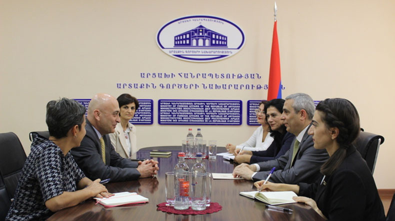 Глава МИД Арцаха принял делегацию Армянского всеобщего благотворительного союза