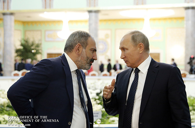 Рассеет ли тучи над отношениями двух стран прямой диалог с глазу на глаз лидеров Армении и России?