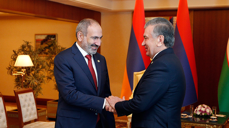 Премьер Армении и президент Узбекистана обсудили вопросы активизации экономических связей
