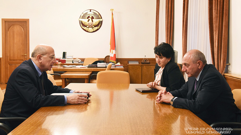 Президент Арцаха провел встречу с председателем Статистического комитета Армении