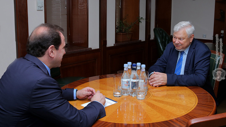 Давид Тоноян и Анджей Каспршик обсудили ситуацию в зоне карабахского конфликта