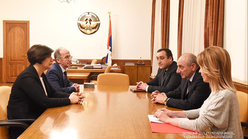 Президент Арцаха провел встречу с председателем Совета и исполнительным директором Общественной телерадиокомпании Армении