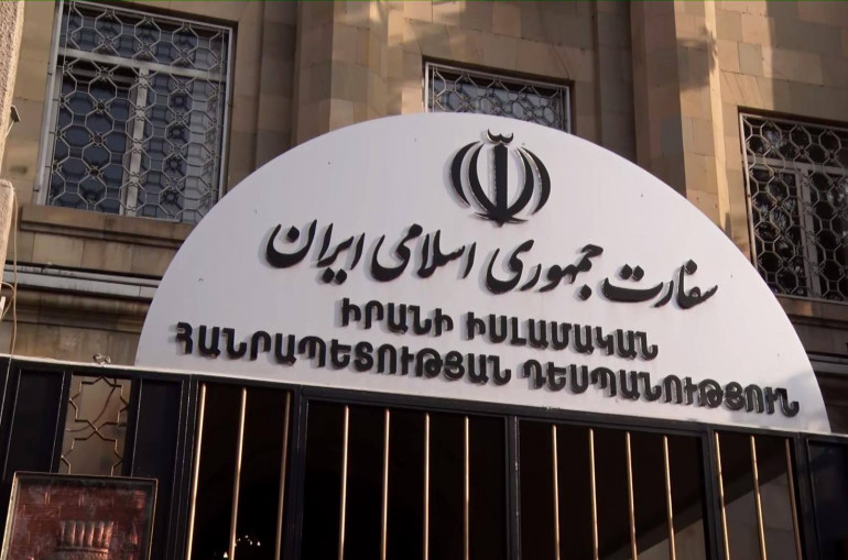 ՀՀ–ում Իրանի դեսպանատանը քաղաքացիները սգո մատյանում ցավակցական գրառումներ կատարեցին (տեսանյութ)