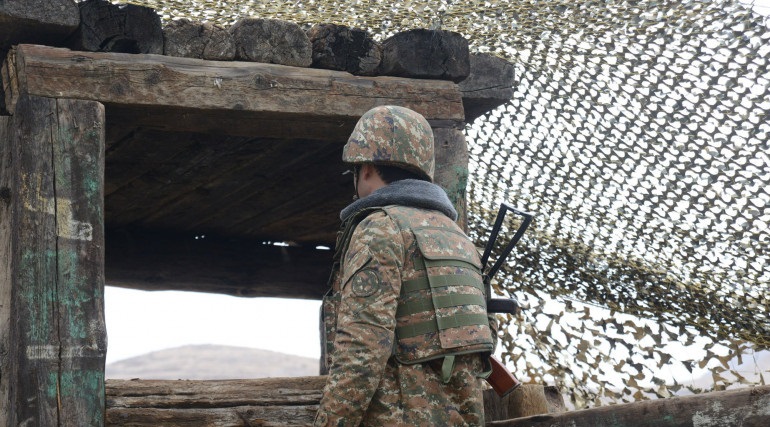 ВС Азербайджана обстреляли армянские боевые позиции