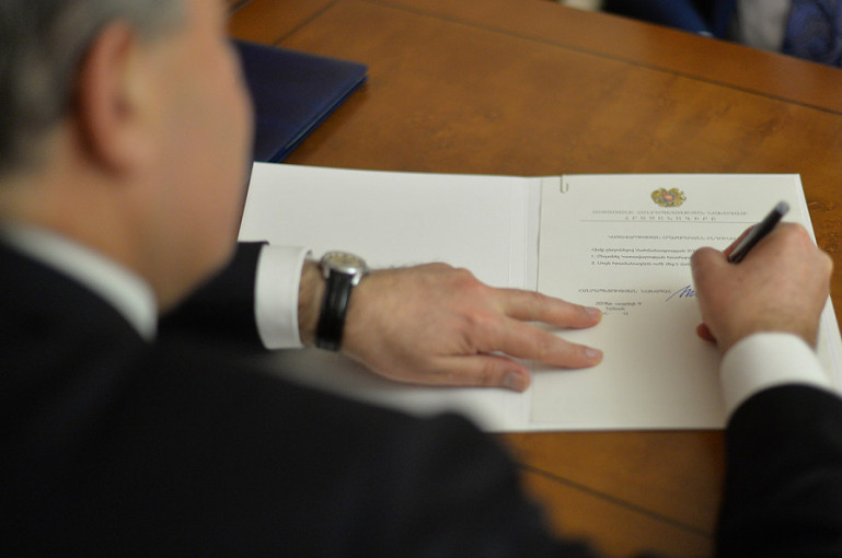 ՀՀ նախագահ Արմեն Սարգսյանը մի շարք օրենքներ է ստորագրել