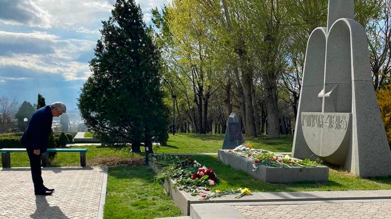 Третий президент Армении Серж Саргсян воздал дань уважения памяти героев Апрельской войны