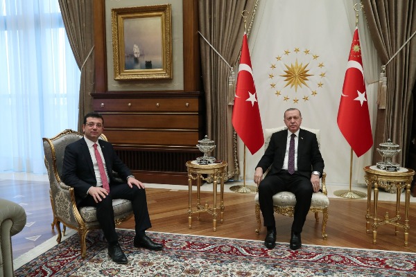Вирус раздора: президент Турции и мэр Стамбула не общаются на фоне пандемии