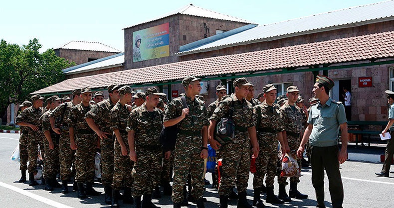 Президент Арцаха подписал указ о проведении летнего воинского призыва и демобилизации 2020 года