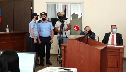 ԲԴԽ նիստն ընդհատվեց. դատավոր Մեսրոպ Մակյանն ինքնաբացարկի միջնորդություն ներկայացրեց