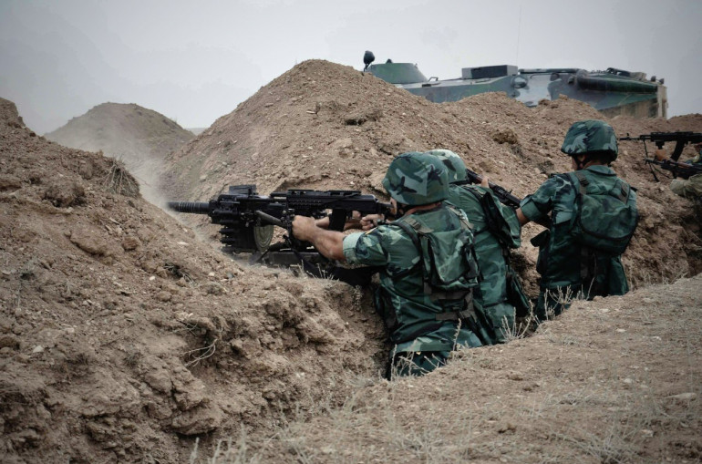 ВС Азербайджана провалили ночную диверсию, ведется обстрел армянских приграничных сил