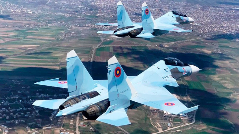 Глава Минобороны Армении Давид Тоноян принял ведущих российских летчиков-испытателей