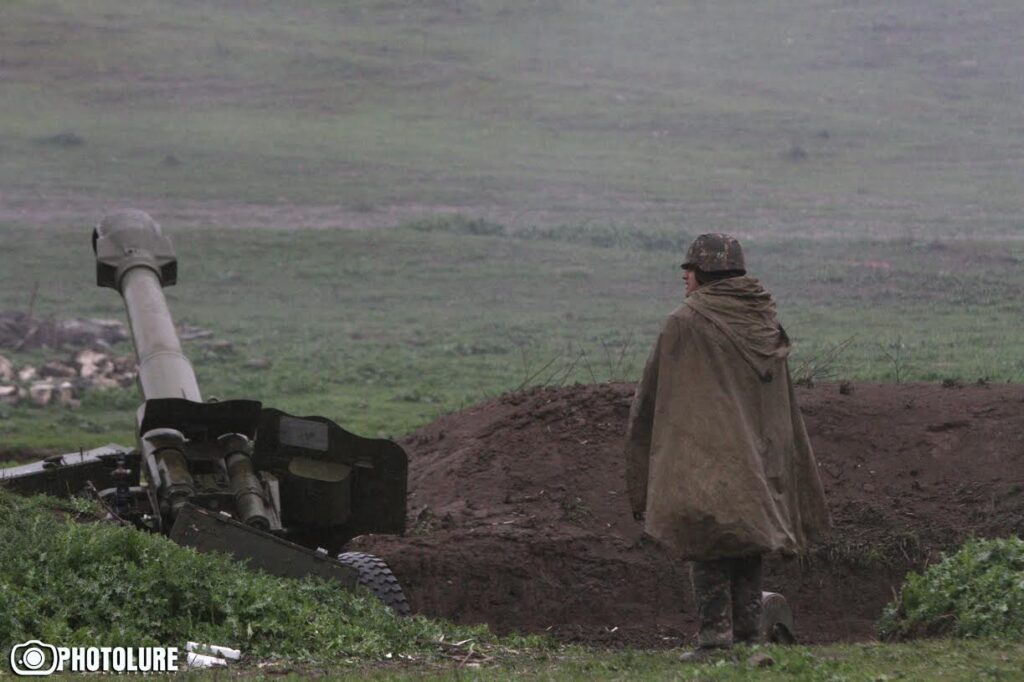 ВС Азербайджана возобновили огонь по позициям Армении