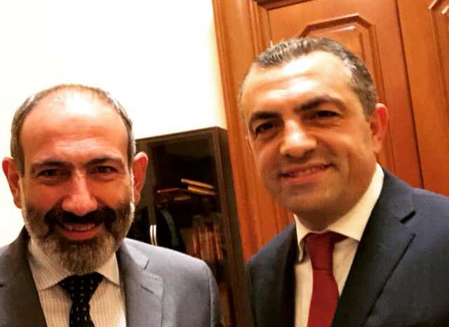 Նիկոլ Փաշինյանը պաշտոնից ազատեց իր խորհրդականին