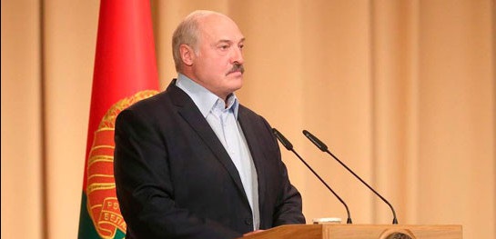 Лукашенко подтвердил намерения изменить конституцию Белоруссии