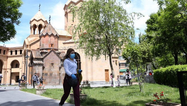 Փակ տարածքներում դիմակ կրելը պարտադիր է բոլորի համար. նոր սահմանափակումները