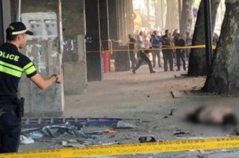 Թբիլիսիի կենտրոնում պայթյուն է որոտացել․ 1 մարդ զոհվել է, ևս 3-ը՝ վիրավորվել (լուսանկարներ)