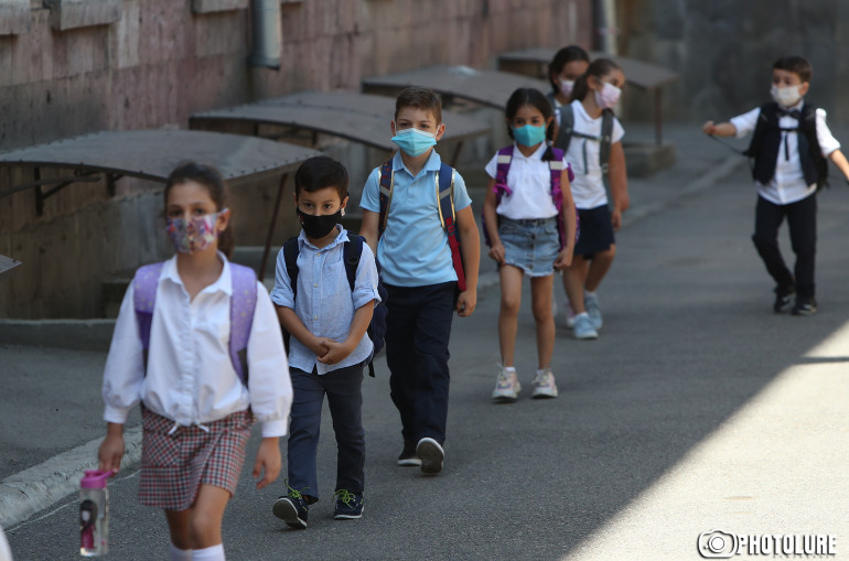 Կորոնավիրուսի պատճառով դպրոցական արձակուրդները կմեկնարկեն հոկտեմբերի 15-ից
