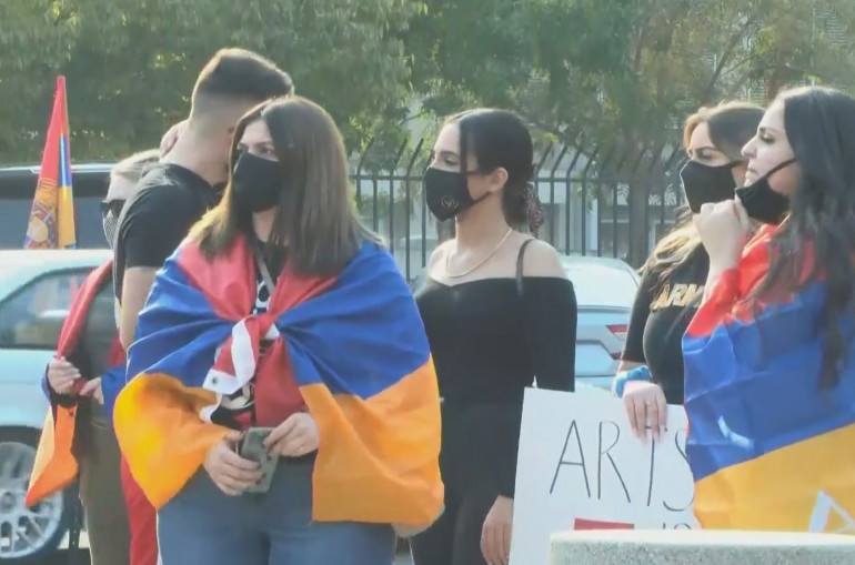 «Մենք այստեղ ենք, մենք ձեր հենասյունն ենք»․ Ֆրեզնոյում հայերը բողոքի ցույց են անցկացրել ընդդեմ Ադրբեջանի. Տեսանյութ