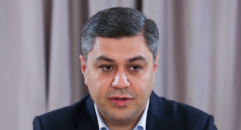 Թույլ չտա´ք, որ հեռացող դավաճանը ձեր անունը օգտագործի իր անձնական շահի համար. Արթուր Վանեցյան