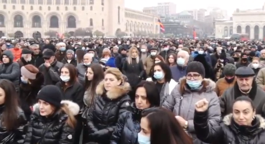 С каждым часом к объявленной в Армении общереспубликанской забастовке и акциям неповиновения присоединяются новые участники