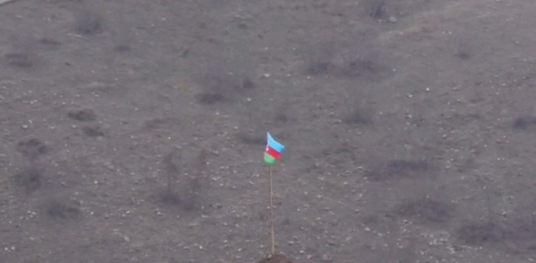 Սյունիքում` Որոտան գետի ափին տեղադրվել է Ադրբեջանի դրոշը, տեղակայվել են ադրբեջանցի զինվորներ (լուսանկարներ)