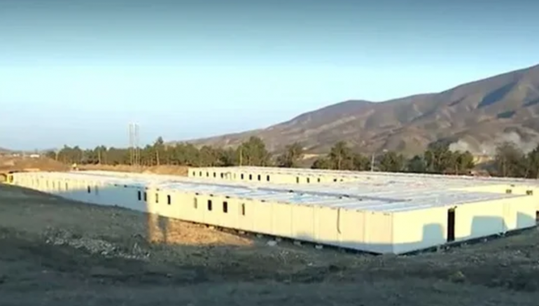 В Карабахе возвели первые блочно-модульные городки для военных