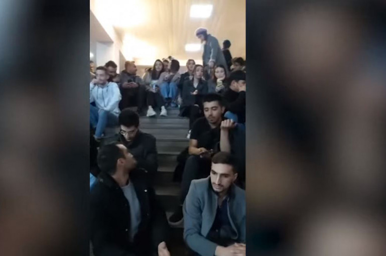 Թատերական ինստիտուտի ուսանողները բողոքի ակցիա են իրականացրել