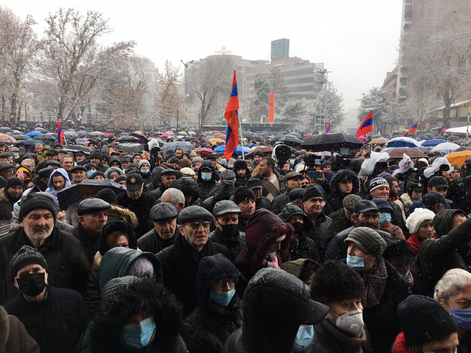 Այսպես սկսվեց «Ղարաբաղյան շարժումը». Ազատության հրապարակը լեփ-լեցուն է(լուսանկարներ)