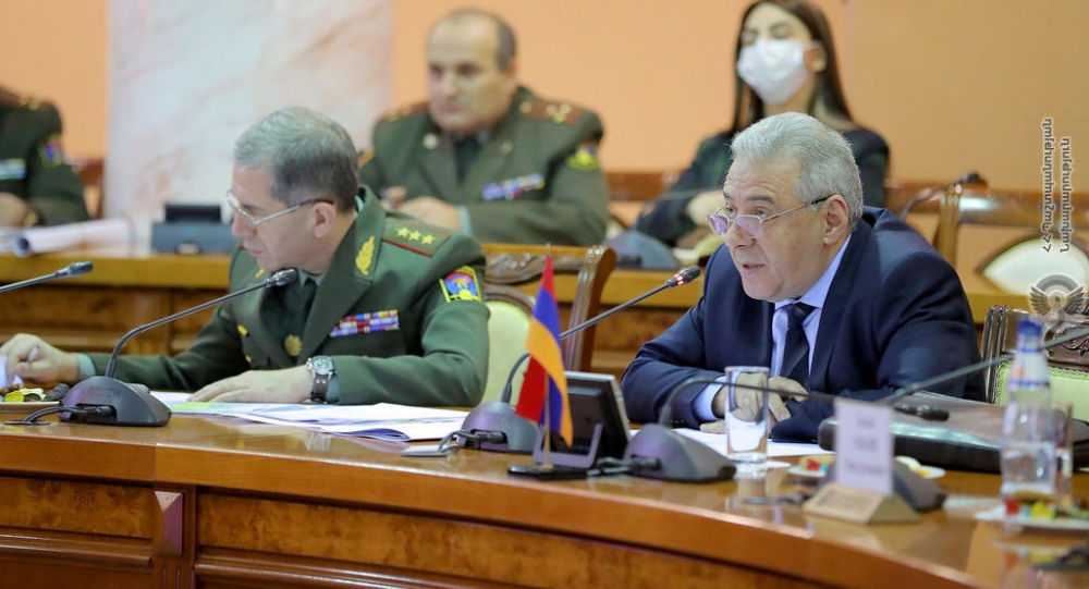 Вагаршак Арутюнян и Сергей Шойгу обсудили ситуацию в Армении